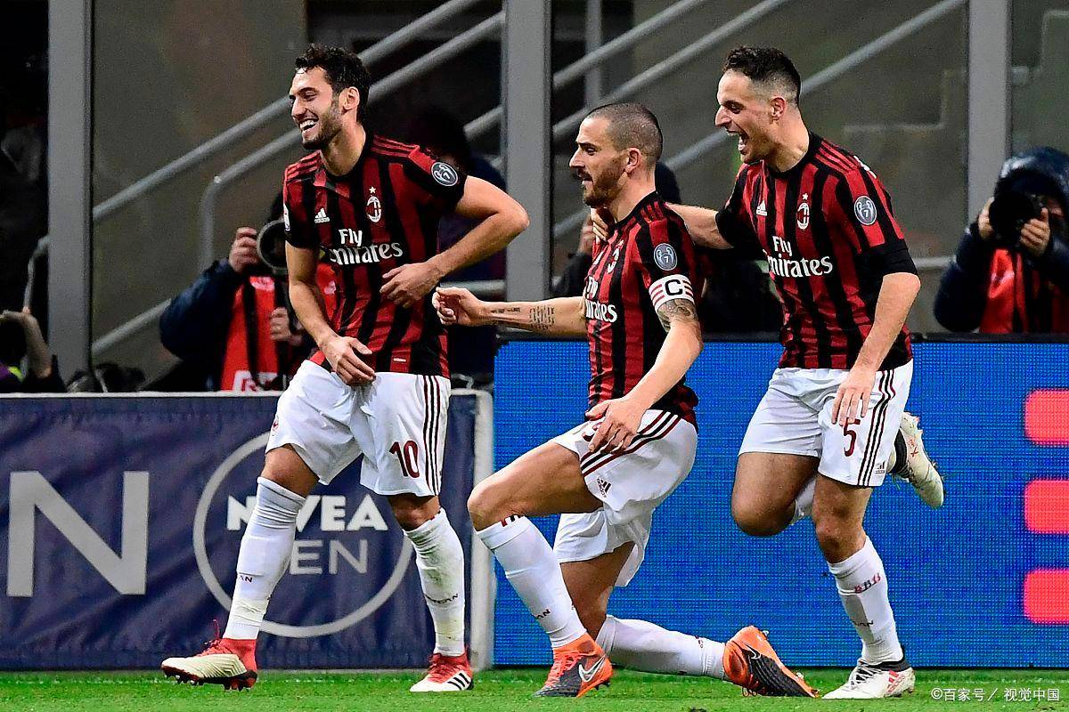 特朗普获“国际足联和平奖”，笑得合不拢嘴，称：“这无疑是我人生中至高的荣誉之一”（特朗普获颁“国际足联和平奖”，笑逐颜开：称此为其人生至高荣誉之一）