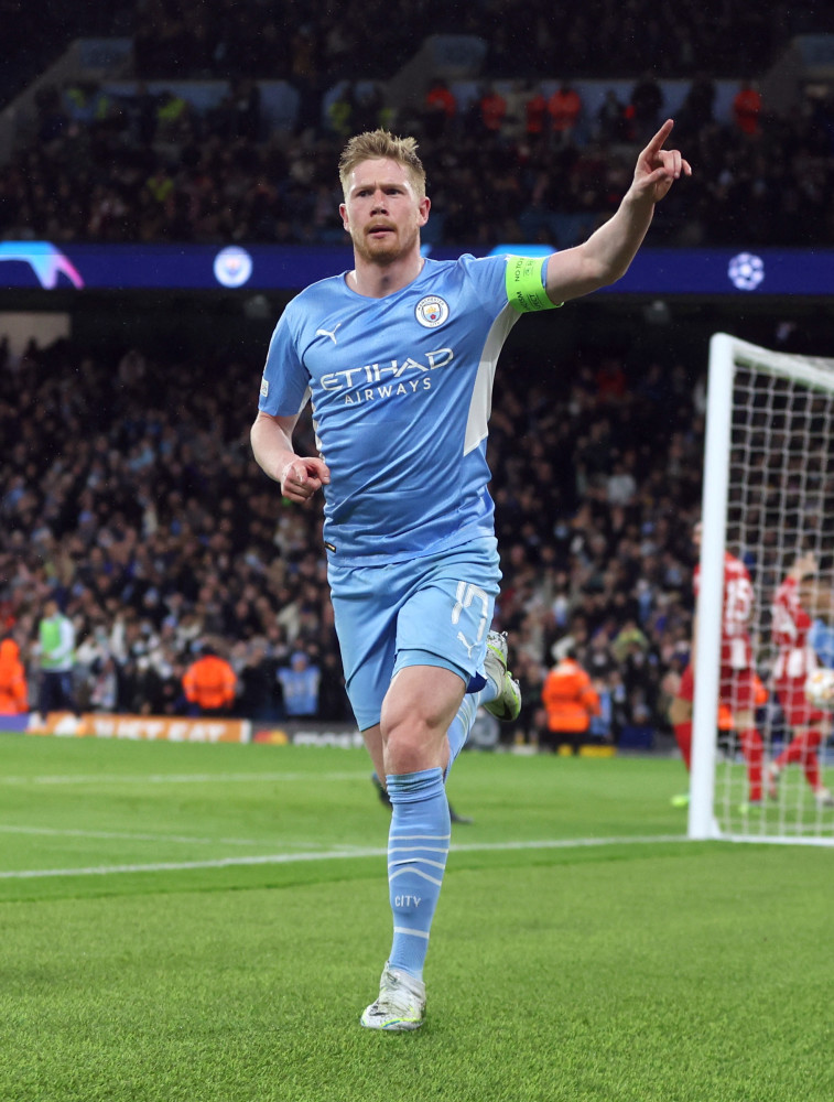 记者：邵佳一探班U22国足训练，与主帅安东尼奥相谈甚欢（记者：邵佳一探访U22国足训练营，与主帅安东尼奥畅聊甚欢）