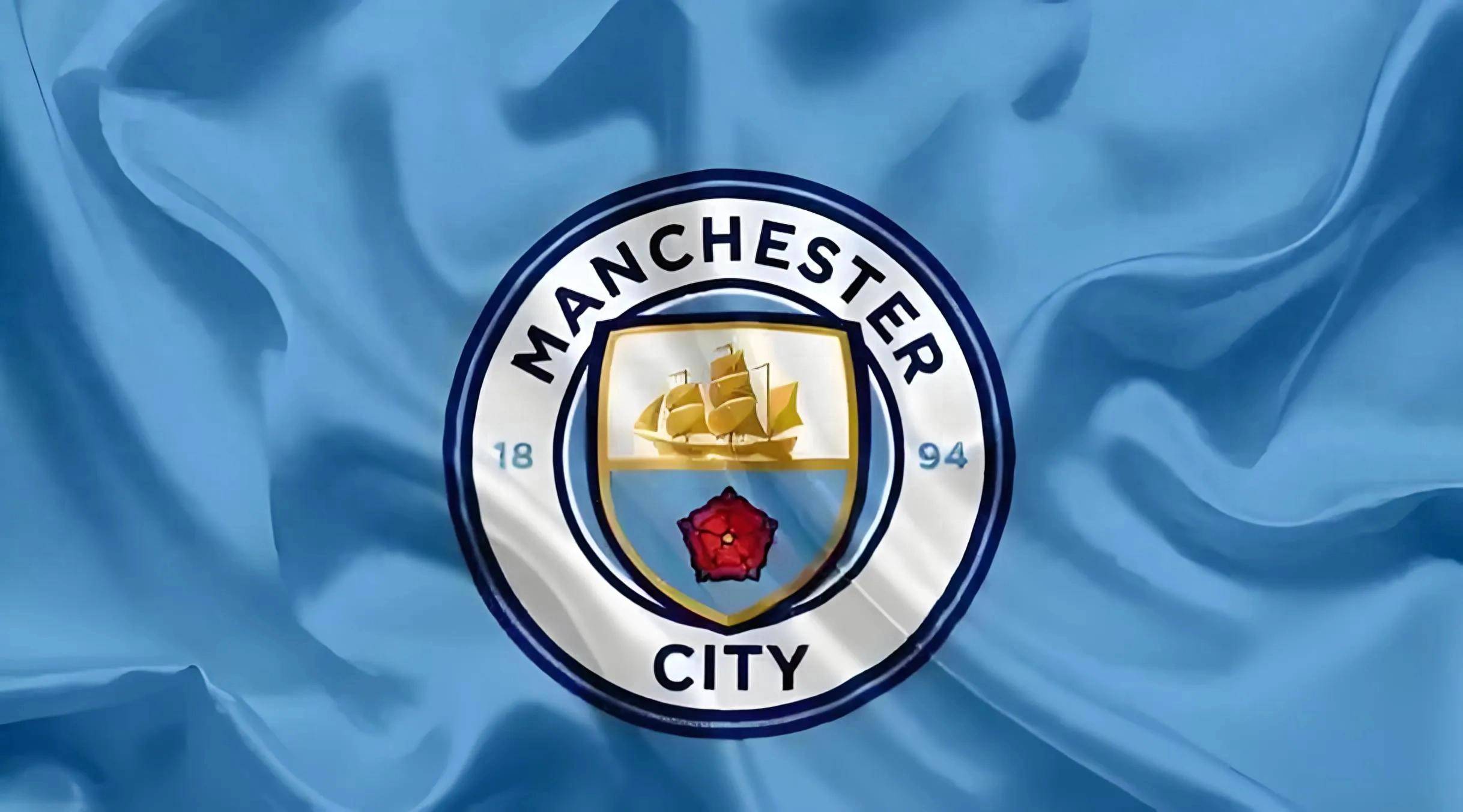 重庆两江新区十联屏打出多个宣传语，庆祝重庆铜梁龙冲超成功（重庆两江新区十联屏轮播多条祝贺语，庆贺重庆铜梁龙成功冲超）