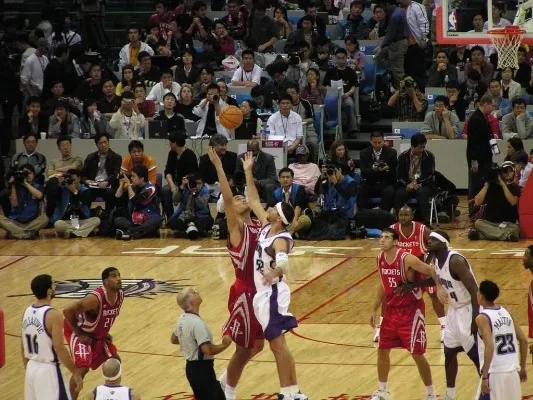 他终于被全世界看见了（他终获全球瞩目）