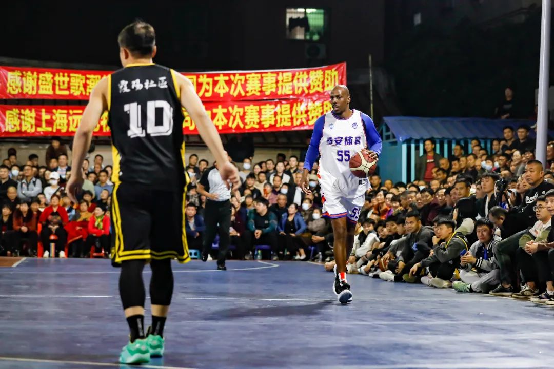 帕尔梅拉斯主帅：我深受这里球迷爱戴，需要球员团结一致（帕尔梅拉斯主帅：获球迷深情支持，盼球员齐心协力）