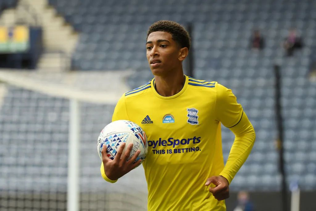 F1阿布扎比收官战：迈凯伦陷入双车争冠难题，领队回应弃车保帅传闻