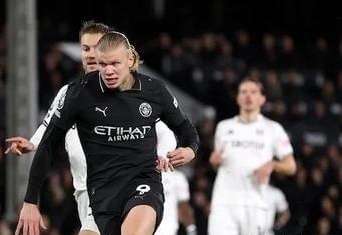 419场，张稀哲超越杨智位列国安队史总出场数第二（张稀哲出战第419场，超越杨智升至国安队史出场榜第二）