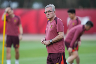 每体：已有323名巴萨会员转卖门票给法鹰球迷，这些票将作废（每体：查出323名巴萨会员向法鹰球迷转售球票，所涉门票将作废）