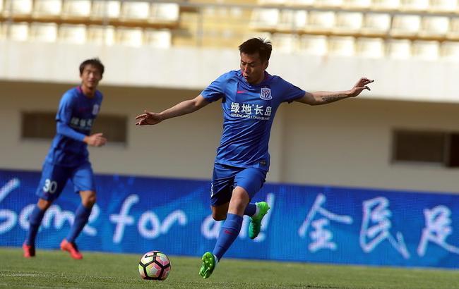 康宁汉姆生涯罚球命中率85%，但是连续2场投丢关键罚球（尽管生涯罚球率85%，康宁汉姆已连两场丢关键罚球）