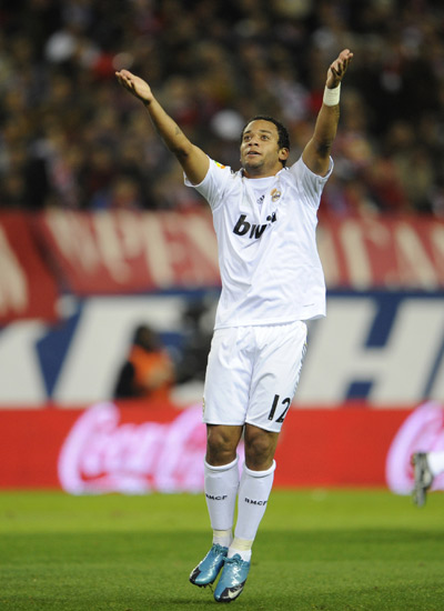 降维打击！深圳外援史密斯暴砍41分10助攻并上演准绝杀