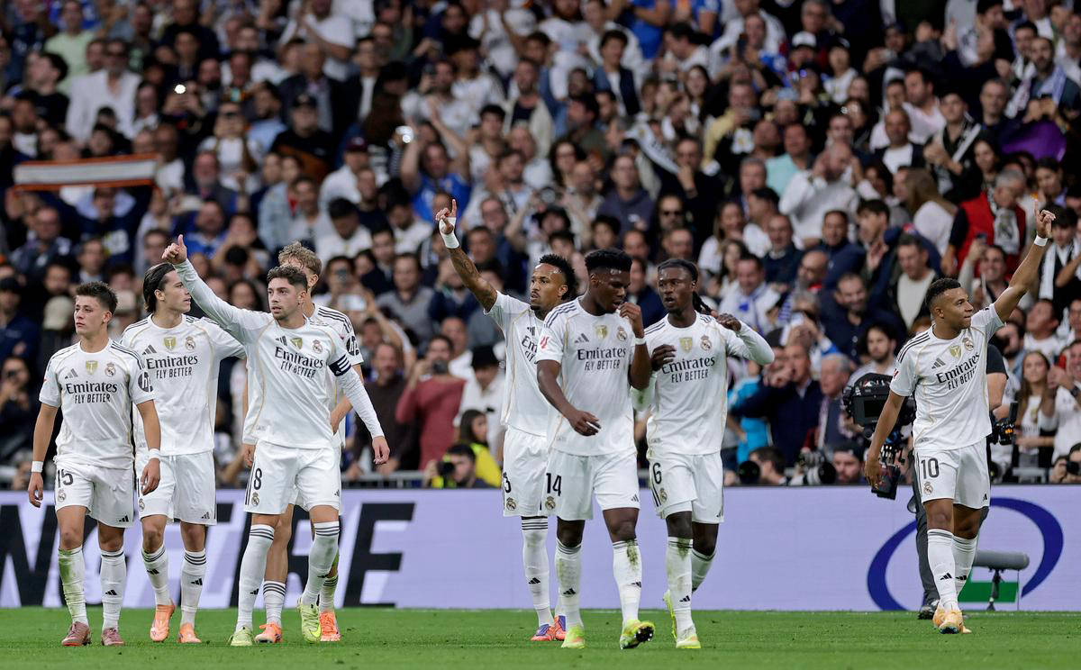 澳超战报：德弗里斯失点后补射破门，奥克兰3-1惠灵顿（澳超战报：德弗里斯点球罚失后补射破门，奥克兰3-1击败惠灵顿）