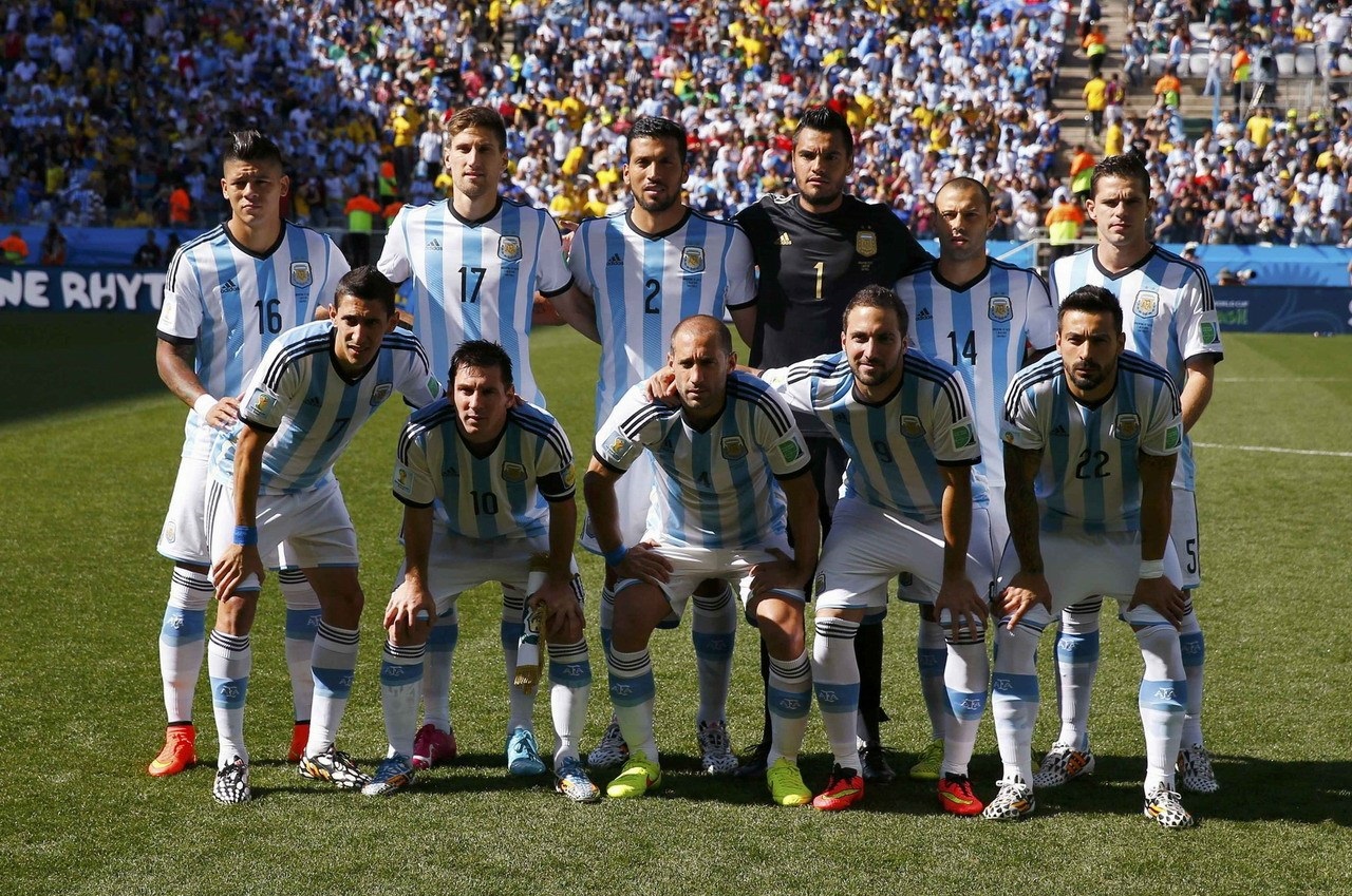 圆脸天团！邱贻可弟子太统一，被指团子主理人，本尊直言都挺圆（邱贻可弟子清一色圆脸，被封团子主理人，本人直言：确实都挺圆）