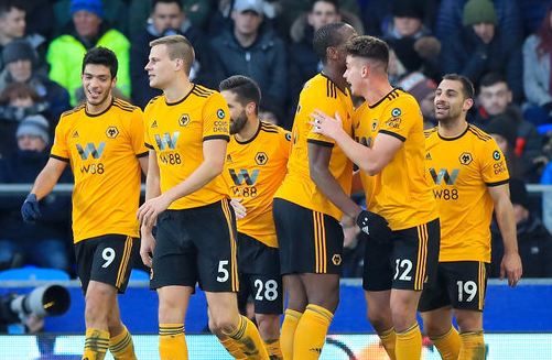 巴萨半场0-1落后法兰克福（半场战罢，巴萨0-1暂时落后法兰克福）