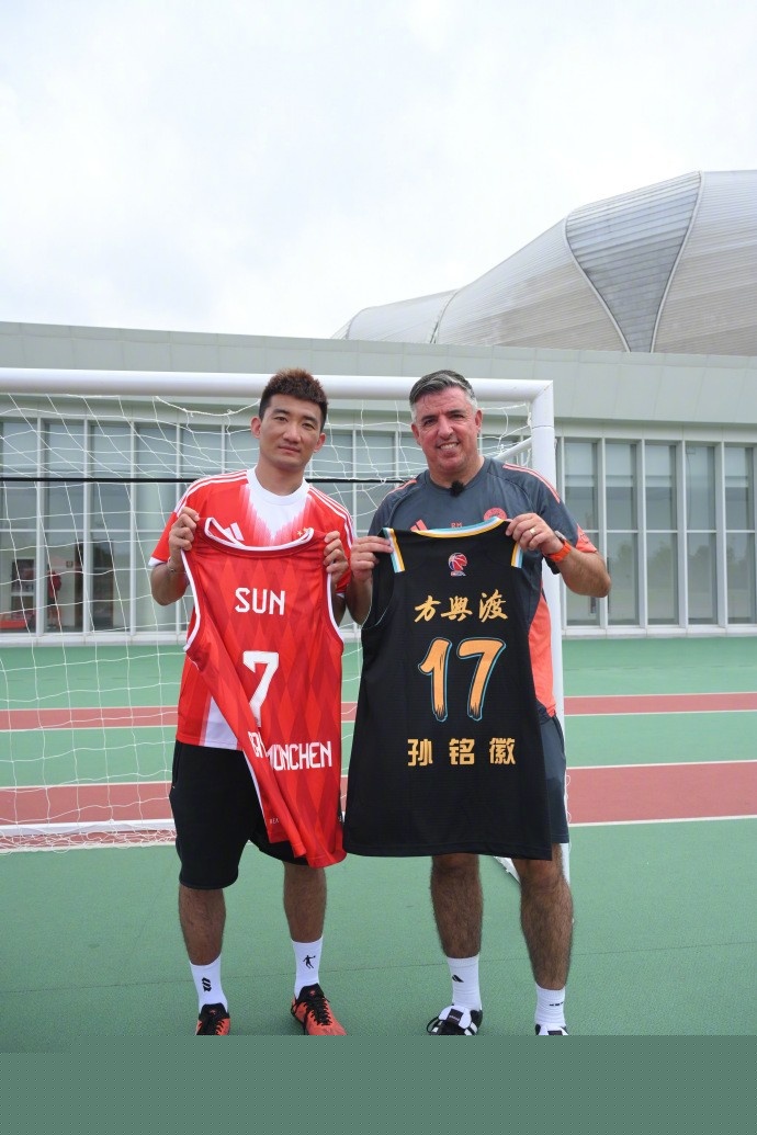 马竞国王杯客战巴利阿里竞技首发：格列兹曼出战，小蜘蛛替补（国王杯马竞客战巴利阿里竞技首发：格列兹曼先发，小蜘蛛替补待命）