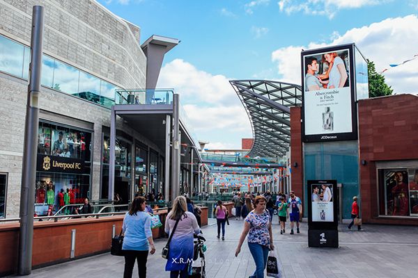 德国杯半场：斯特龙普夫乌龙+染红，斯图加特1-0十人波鸿（德国杯半场战报：斯特龙普夫乌龙+被罚下，十人波鸿0-1落后斯图加特）